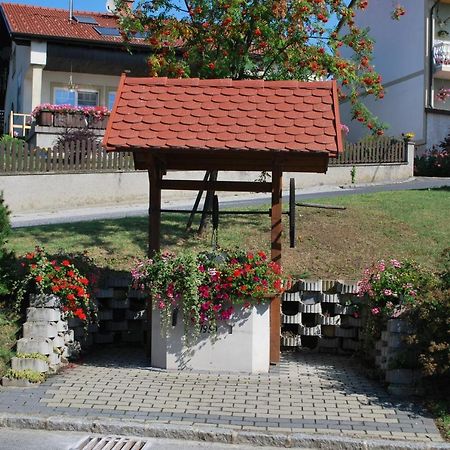 Helle, Offene Dachgeschosswohnung Mit Terrasse Oberloisdorf Eksteriør billede