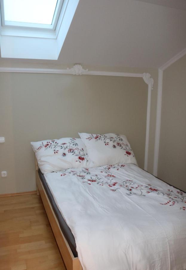 Helle, Offene Dachgeschosswohnung Mit Terrasse Oberloisdorf Eksteriør billede