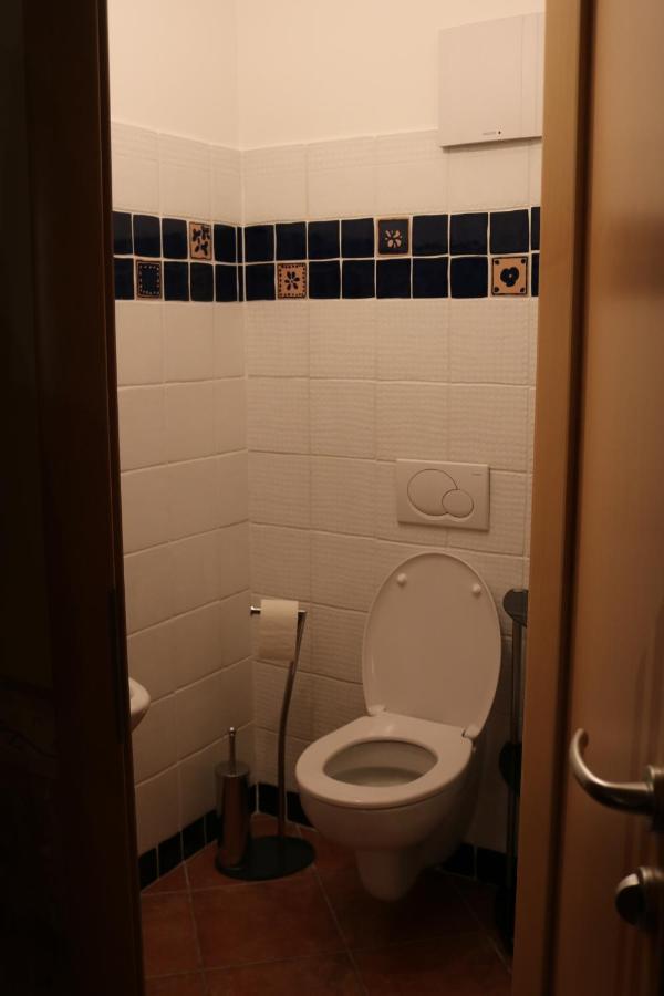 Helle, Offene Dachgeschosswohnung Mit Terrasse Oberloisdorf Eksteriør billede