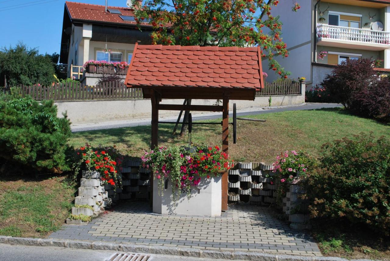 Helle, Offene Dachgeschosswohnung Mit Terrasse Oberloisdorf Eksteriør billede