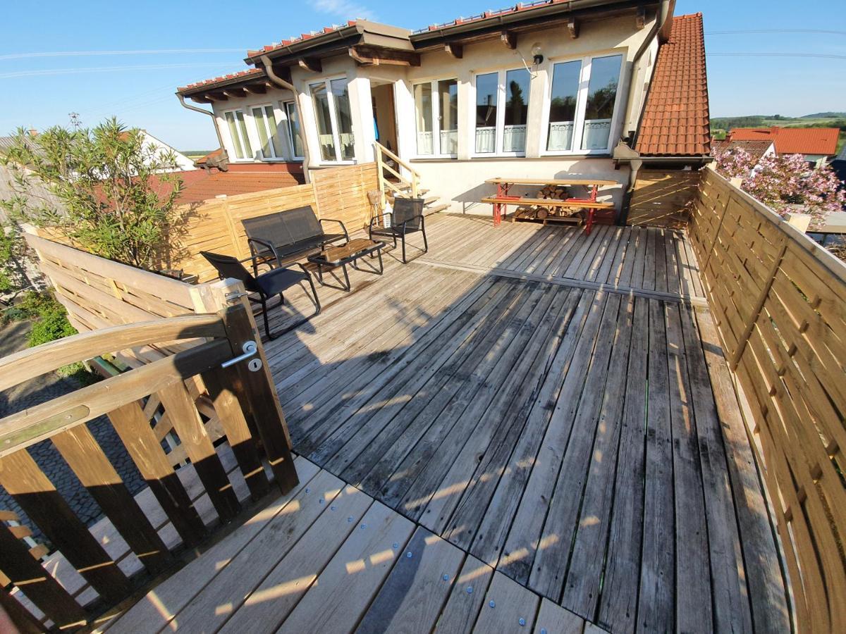 Helle, Offene Dachgeschosswohnung Mit Terrasse Oberloisdorf Eksteriør billede